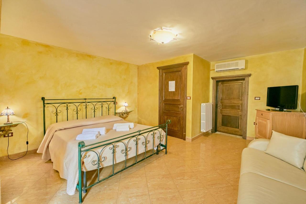 Centro Storico Rooms Gallipoli Exterior photo